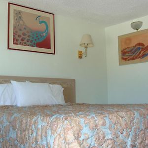 Zimmer mit Kingsize-Bett